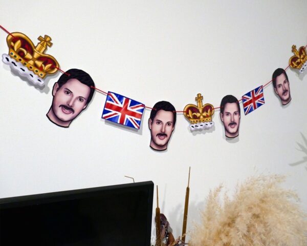 Girland. Freddie Mercury