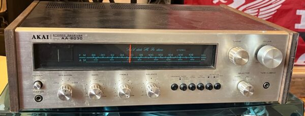 Stereoreciever AKAI AA-8030. Nyservad